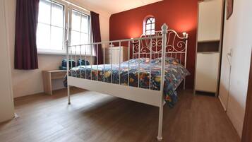 Ferienhaus | 2 Schlafzimmer, individuell eingerichtet, Bettwäsche