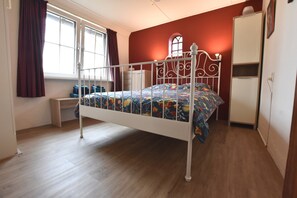 Huis | 2 slaapkamers, individueel gemeubileerd, beddengoed