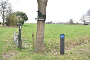 House | Property grounds - Holiday Home in With Cycling Area (Den Ham)