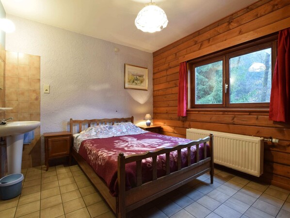 Casa | 4 quartos, individualmente mobiliados, roupa de cama