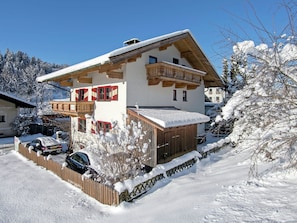 Exterior - Luxurious Chalet Near Ski Lift in Hopfgarten (Hopfgarten im Brixental)
