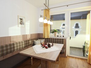 Fridge, oven, dishwasher, coffee/tea maker