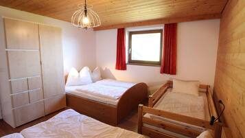 Chalet | 3 bedrooms, individually furnished