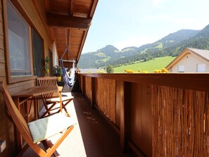 Balcony - Urban Apartment in Itter near Edelweiss Communal Pool & Ski Lift (Itter)