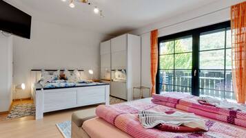 House | 2 bedrooms, bed sheets