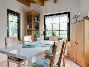 House | Dining - Cosy Holiday Home in Olsberg With Garden (Olsberg)