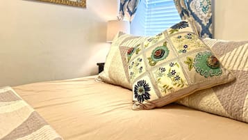 2 bedrooms, iron/ironing board, WiFi, bed sheets