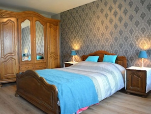 House | 4 bedrooms, individually furnished