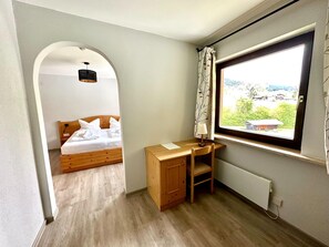 Maison | 27 chambres, ameublement unique, literie fournie