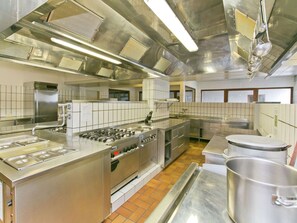 Casa | Cozinha privada | Micro-ondas, cooktop, lava-louças, cadeirão de bebê