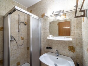 Apartment | Badezimmer | Dusche