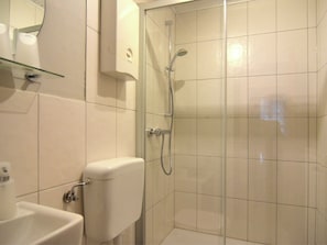 Shower, towels