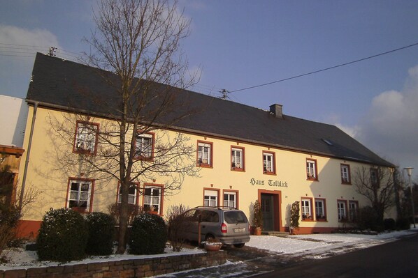 House | Exterior - Holiday Home in Morscheid-riedenburg With Balcony (Morbach)