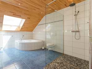Villa | Badezimmer