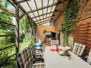 Balcony - Lovely Holiday Accommodation in Rennsteig With Covered Terrace and Garden (Wutha-Farnroda)