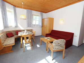 Apartment | Living area - Apartment Near the Maria Alm ski Area (Maria Alm am Steinernen Meer)