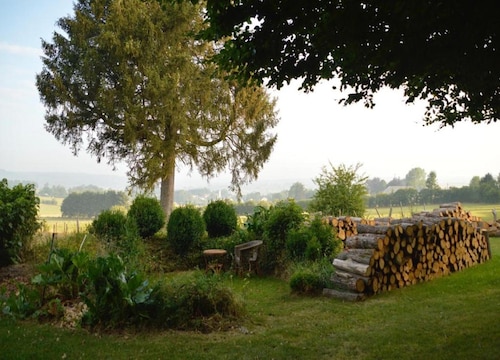 Comfortable Cottage Near Lake Cherapont