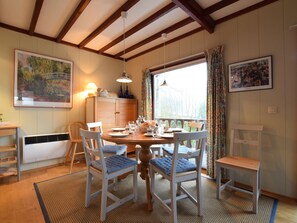 Chalet | Dining - Comfortable Cottage Near Lake Cherapont (Gouvy)