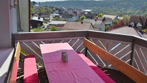 Apartment | Balcony - Comfortable Holiday Home in Hollstadt (Hollstadt)