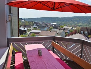 Apartment | Balcony - Comfortable Holiday Home in Hollstadt (Hollstadt)