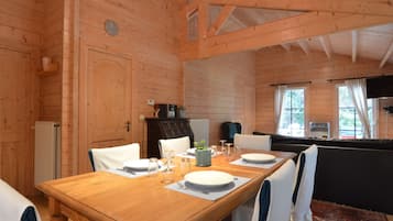 Chalet | Dining