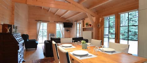 Chalet | Dining
