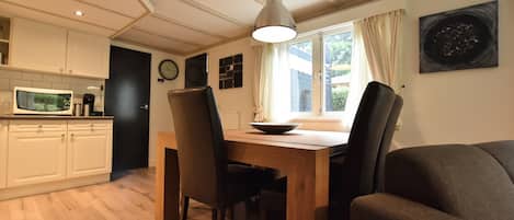 Chalet | Dining