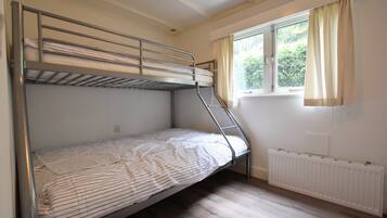 Chalet | 1 bedroom, individually furnished, bed sheets