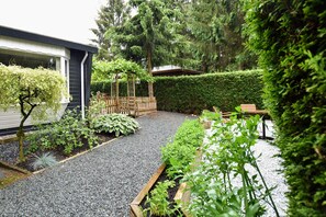 Chalet | Garden - Chalet in Veluwe Near Sauna Drome (Putten)