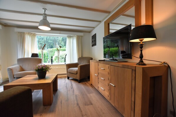 Chalet | Living room - Chalet in Veluwe Near Sauna Drome (Putten)