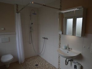 Apartment | Bathroom