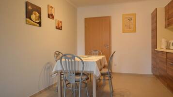 Apartment | Dining