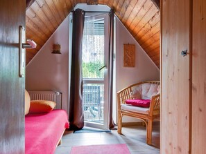 2 bedrooms, individually furnished - Rustic Holiday Home With Balcony (Herzberg am Harz)