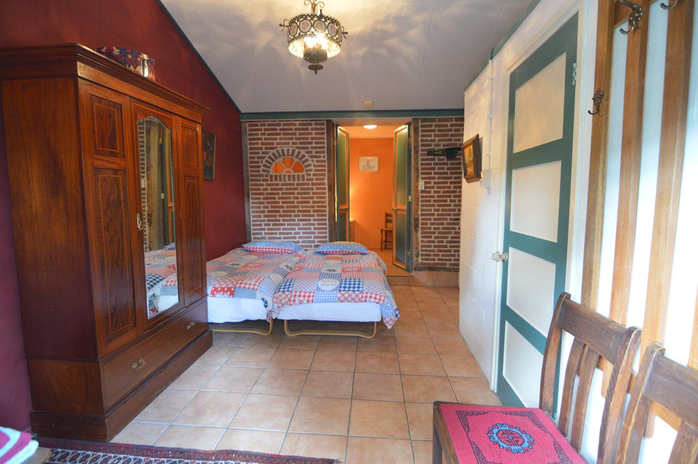 House | 2 bedrooms, individually furnished, bed sheets