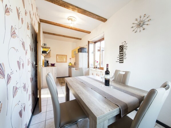 Apartment | Dining