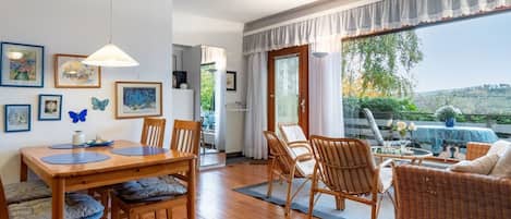 House | Dining