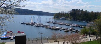 朗沙伊德的湖景逃逸  