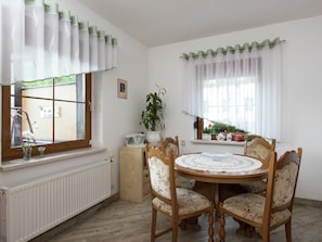 Dining - Cozy Ski Base With Garden (Breitenbrunn/Erzgeb.)