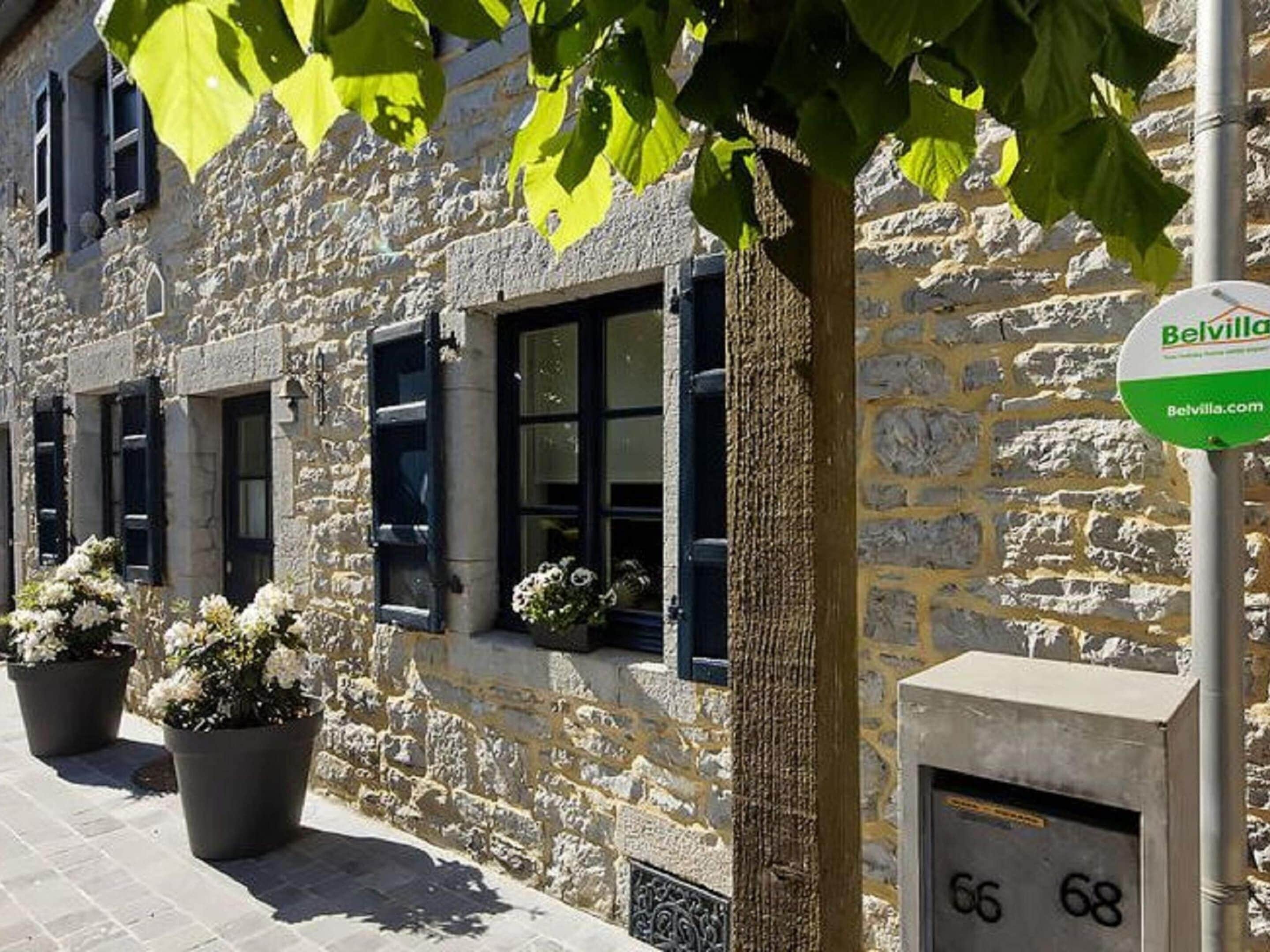 คอทเทจ | บริเวณภายนอก