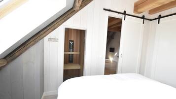 Apartment | 1 bedroom, bed sheets