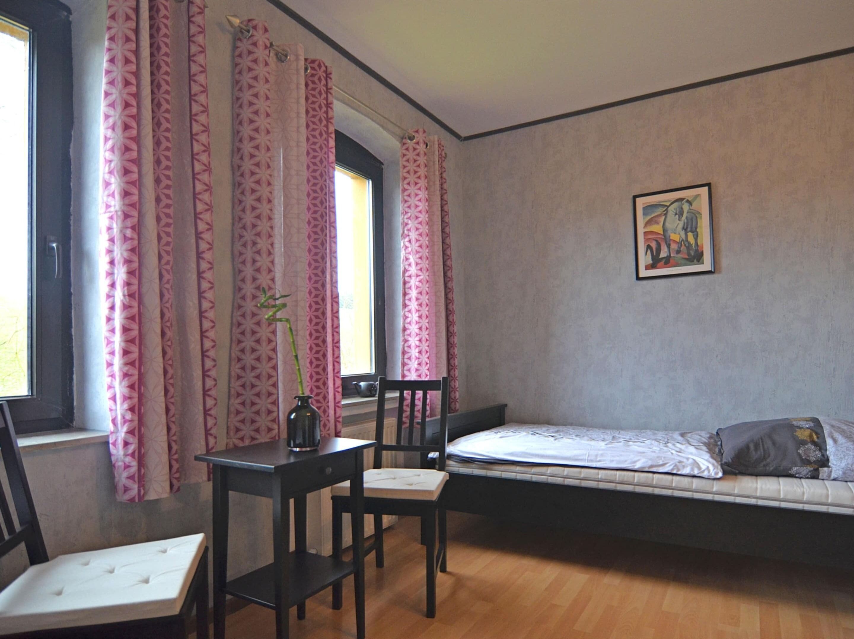 Apartment | 3 bedrooms, individually furnished, bed sheets