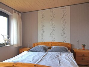 3 bedrooms, individually furnished, bed sheets