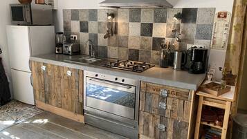 Cottage | Private kitchen | Highchair
