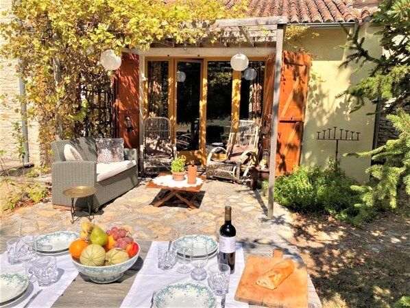 Cottage | Exterior - Saint-jean Rural Cottage for 4 With Pool (Saint-Jean-de-Sauves)