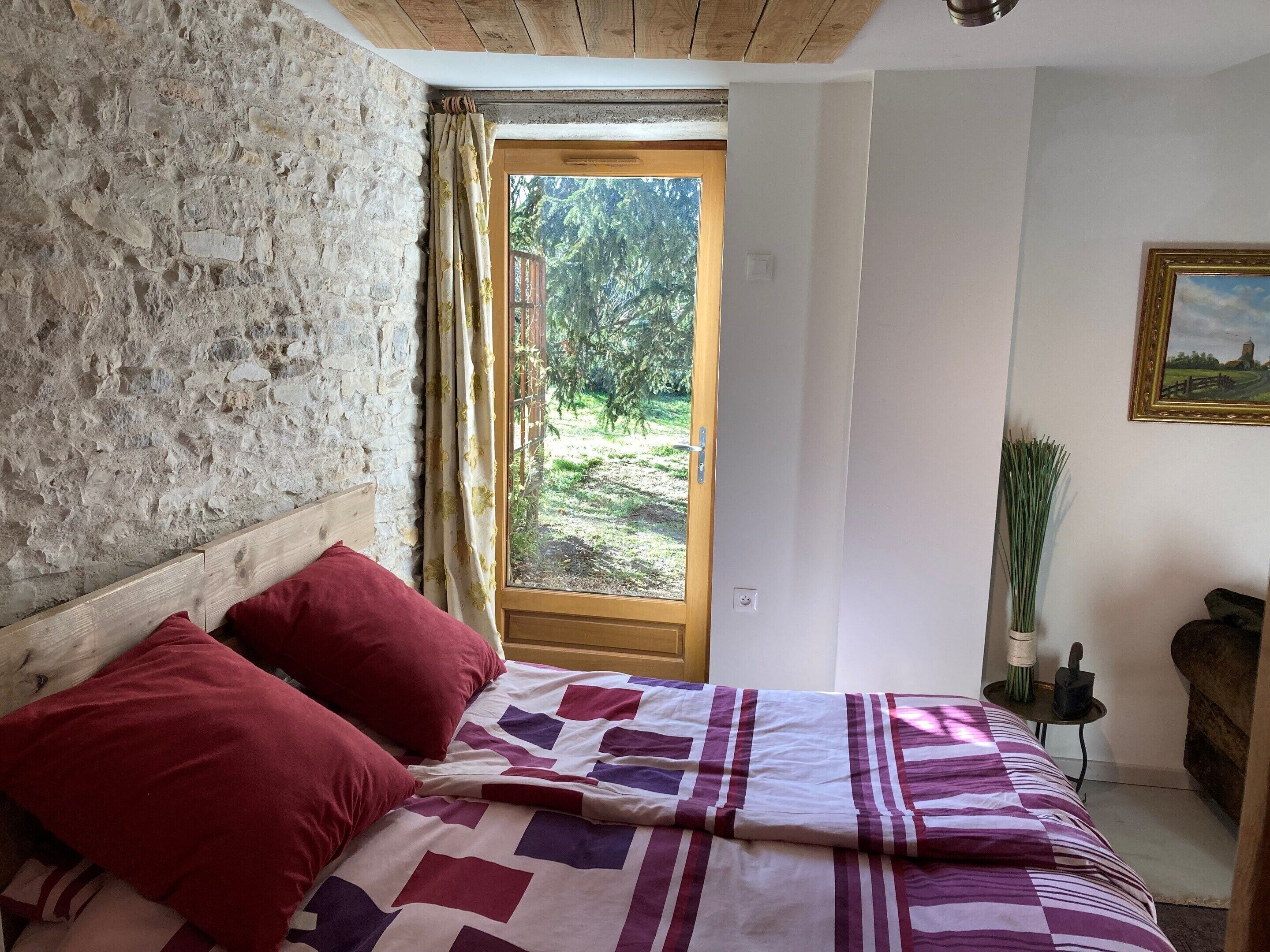 1 bedroom, individually furnished, bed sheets