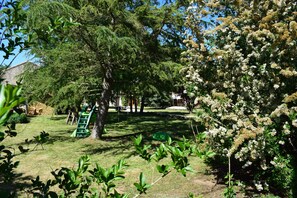 Cottage | Garden - Saint-jean Rural Cottage for 4 With Pool (Saint-Jean-de-Sauves)