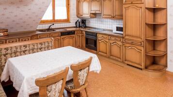 Apartment | Private kitchen | Oven