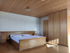 Apartment | 2 bedrooms, individually furnished, bed sheets - Ferienwohnung Marianne in Neuweiler (Neuweiler)