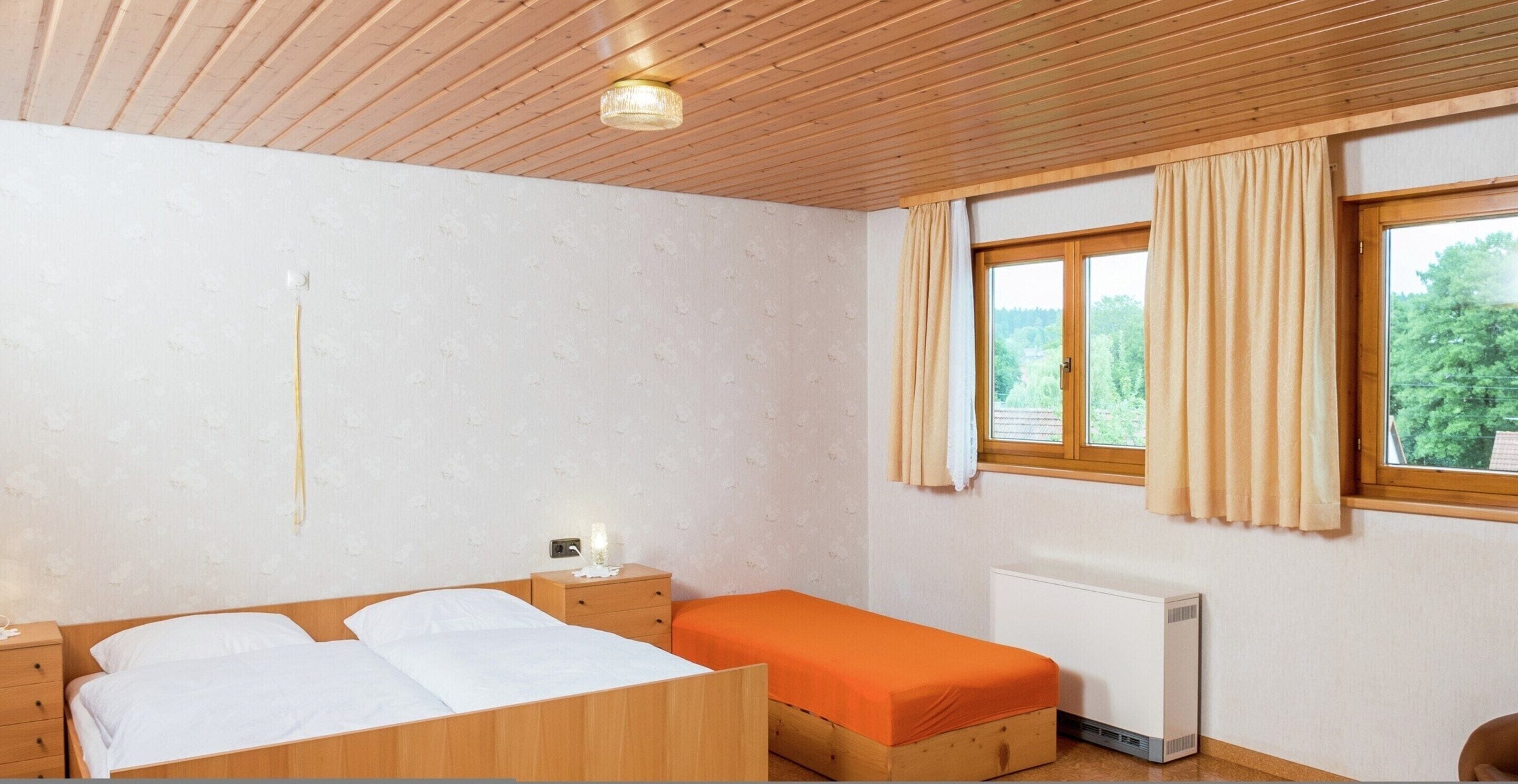 Căn hộ | 2 phòng ngủ, trang bị nội thất với thiết kế riêng biệt, bộ trải giường 