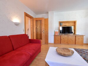 Apartment | Living room - Pretty Apartment in Oetz With Balcony, Ski Storage, Parking (Oetz)